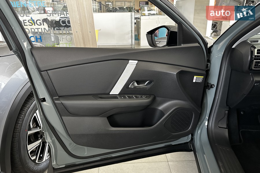 Citroen C4 - фото 10