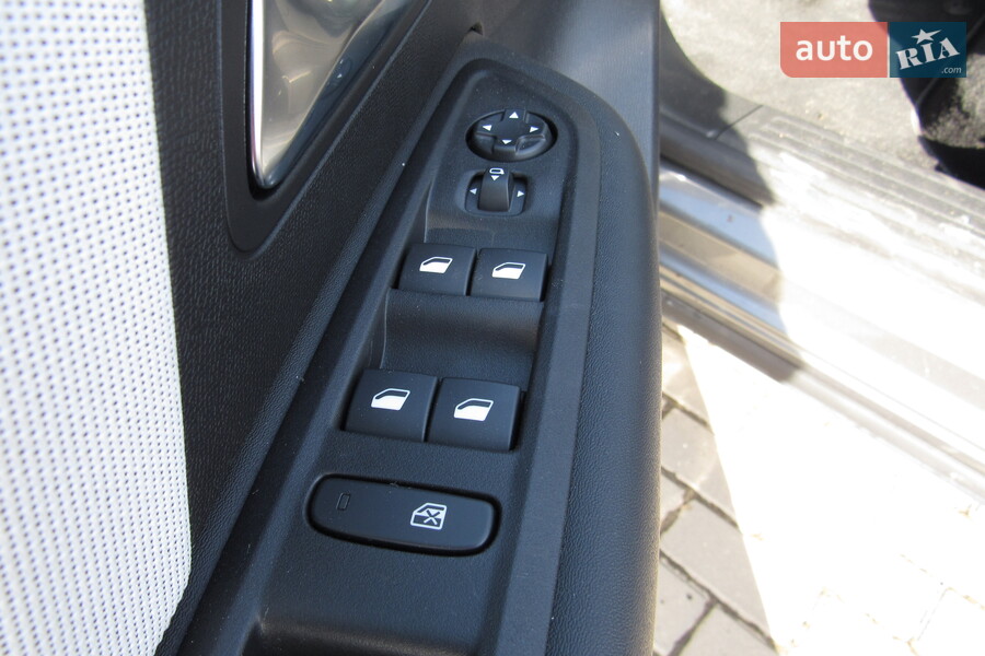 Citroen C4 - фото 13