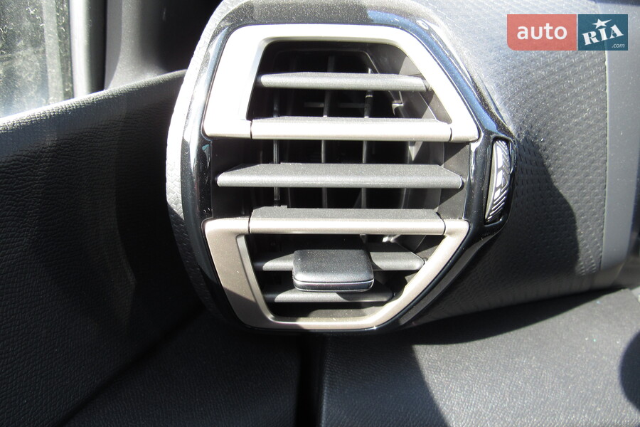 Citroen C4 - фото 20