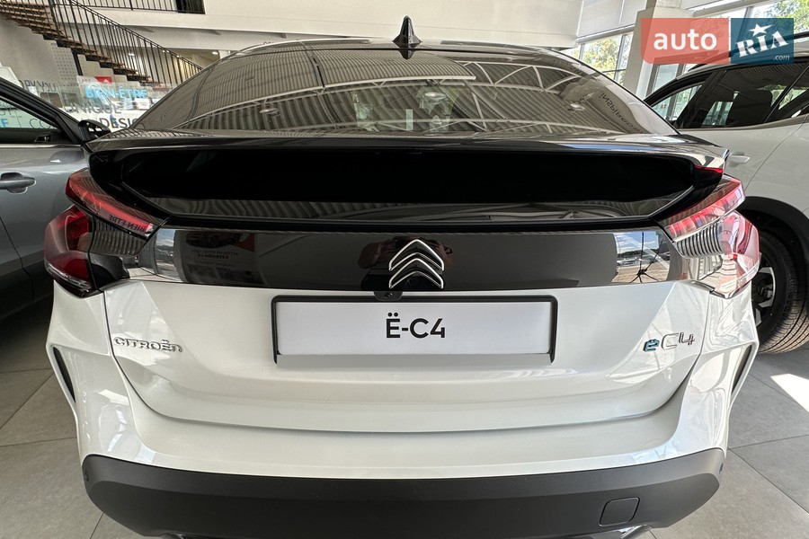 Citroen e-C4 - фото 6