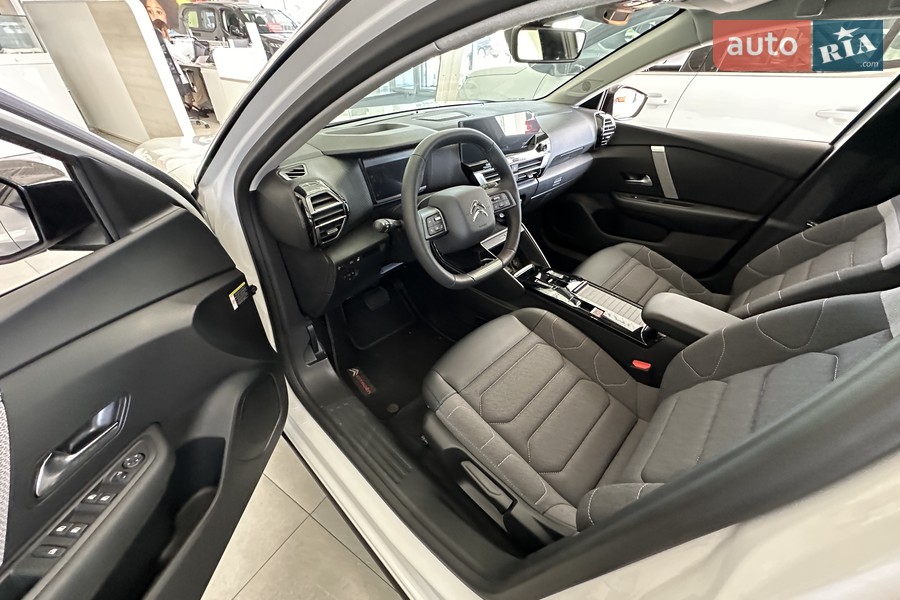 Citroen e-C4 - фото 12