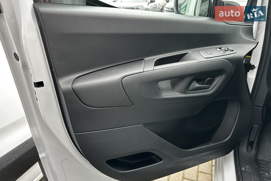 Citroen e-Berlingo - фото 9