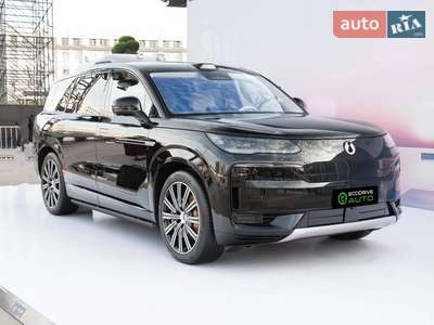 Denza N9 Flagship 2.0 Hybrid AT (925 к.с.) AWD