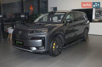 Denza N9 2.0 Hybrid AT (925 к.с.) AWD 2025