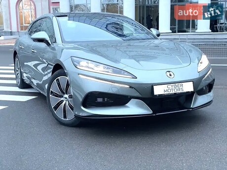 Denza Z9 GT 2024