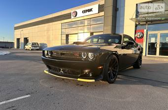 Dodge Challenger 5.7 AT (375 к.с.) 2023