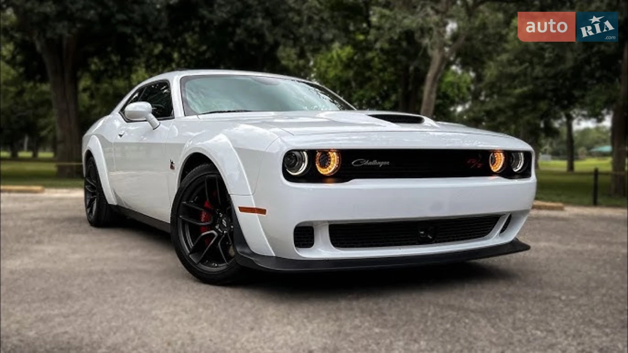 Dodge Challenger Base