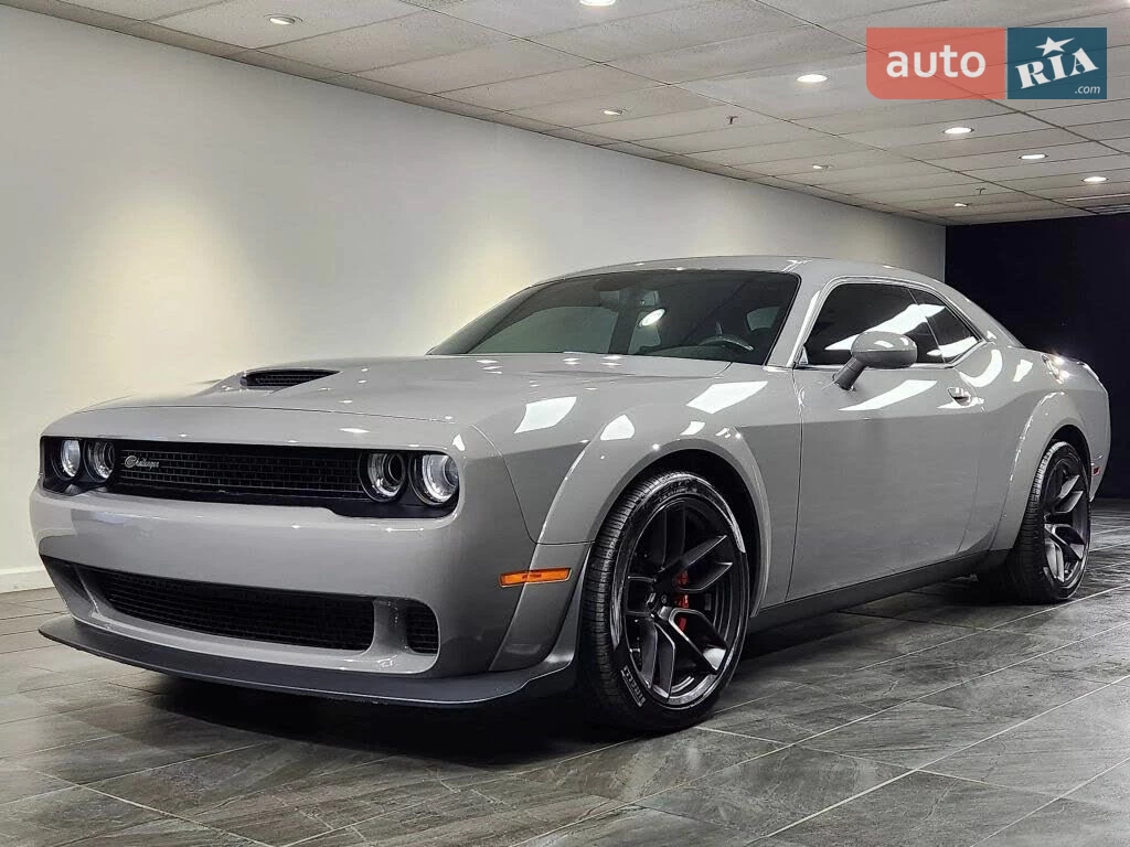 Dodge Challenger Base