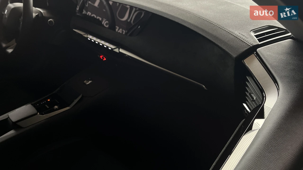 DS-8