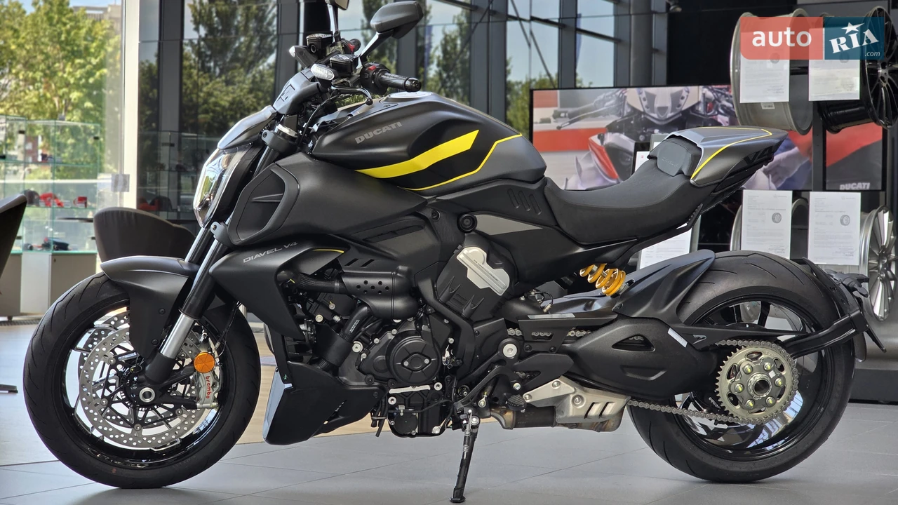 Ducati Diavel Essential