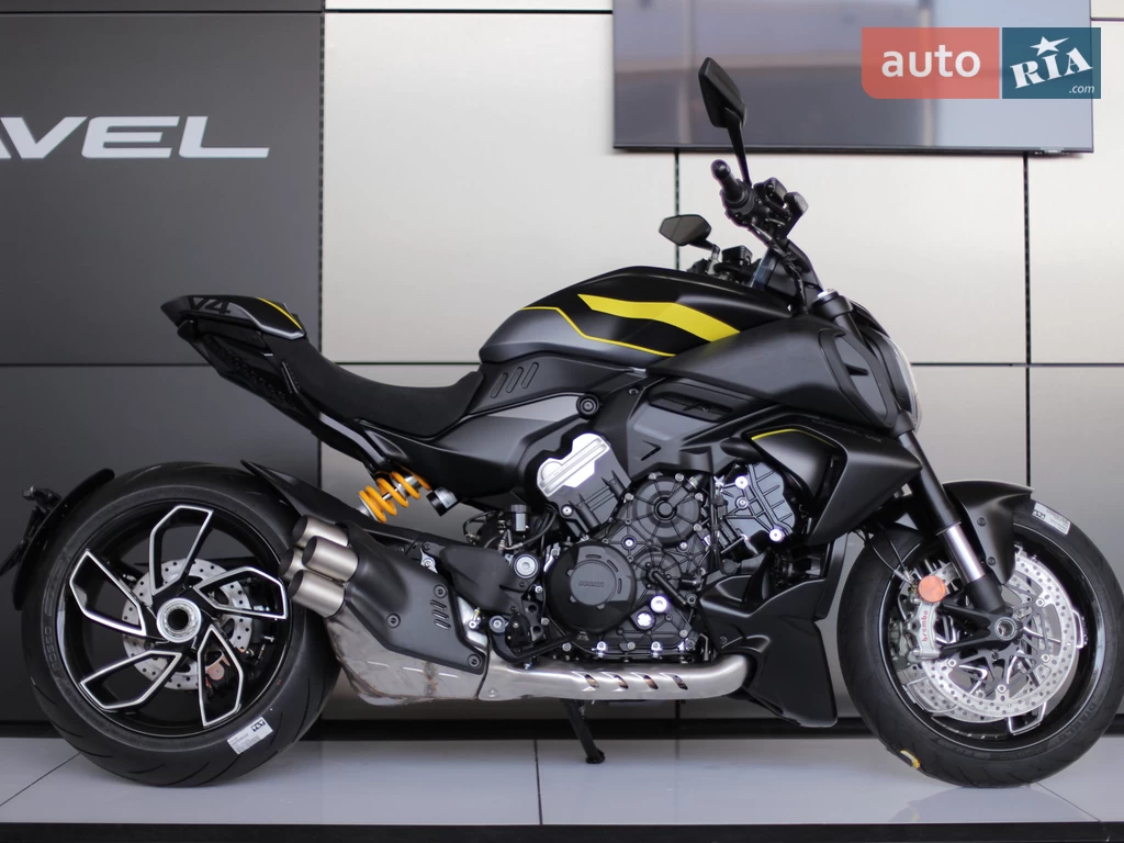 Ducati Diavel Essential