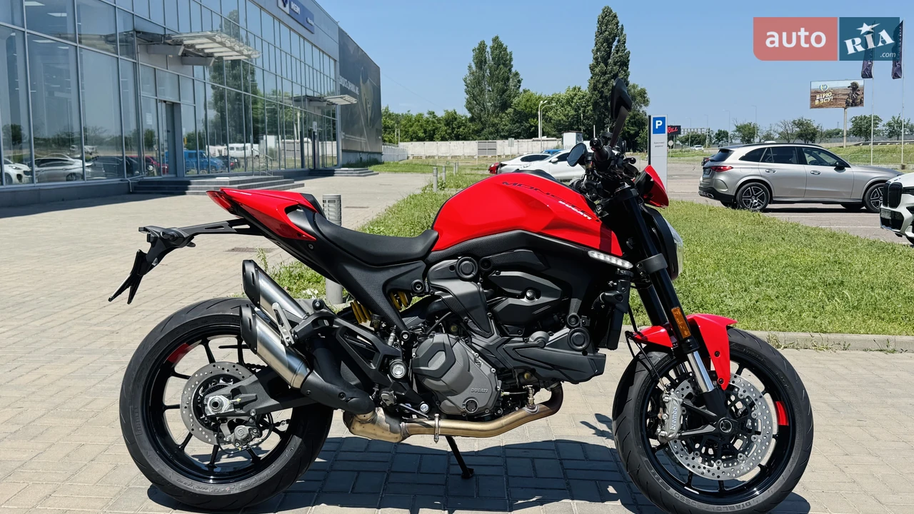 Ducati Monster Plus 937 Essential