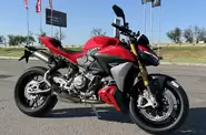 Ducati Streetfighter Essential