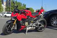 Ducati Streetfighter Essential