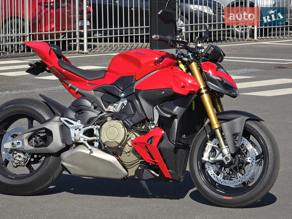 Ducati Streetfighter Essential