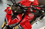 Ducati Streetfighter Essential