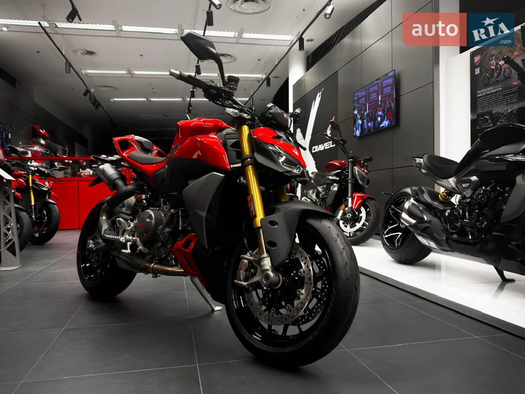 Ducati Streetfighter Essential