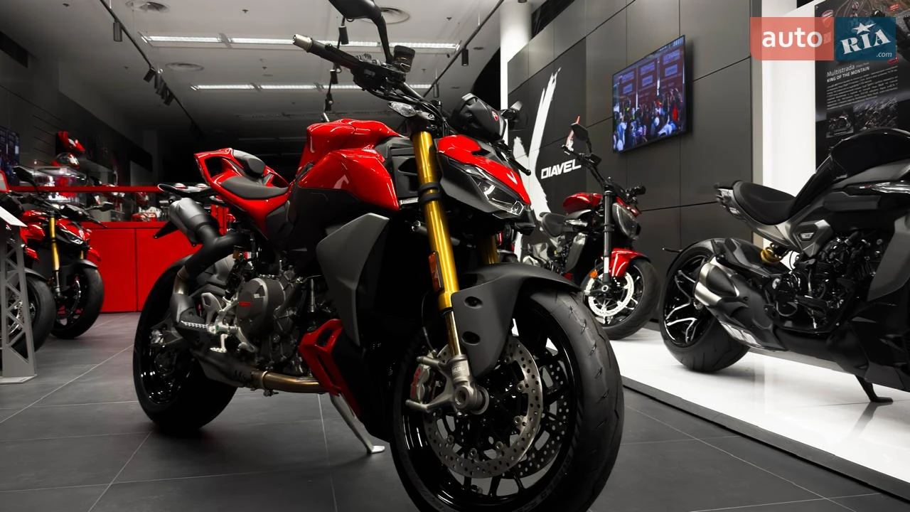 Ducati Streetfighter Essential