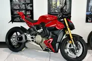 Ducati Streetfighter Essential