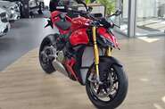Ducati Streetfighter Essential
