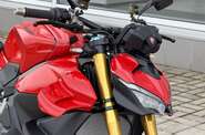 Ducati Streetfighter Essential