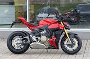 Ducati Streetfighter Essential