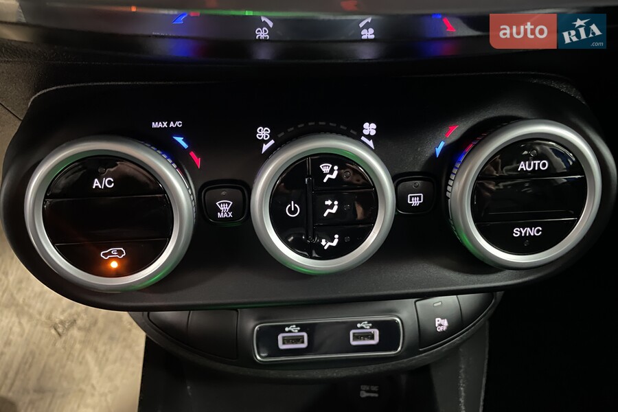 Fiat 500X - фото 12