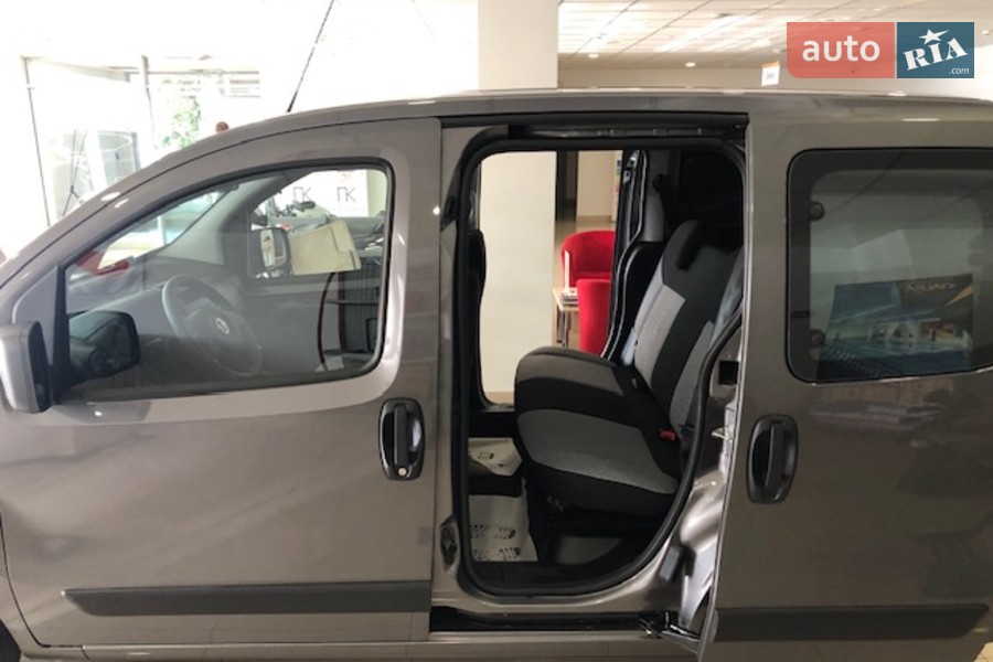 Fiat Fiorino Combi - фото 8
