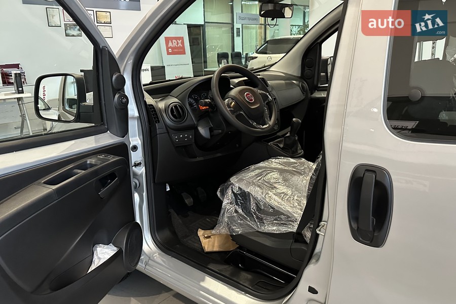 Fiat Fiorino Combi - фото 14