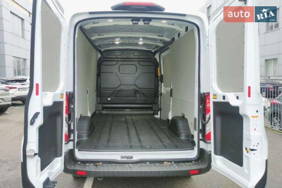 Ford E-Transit - фото 9