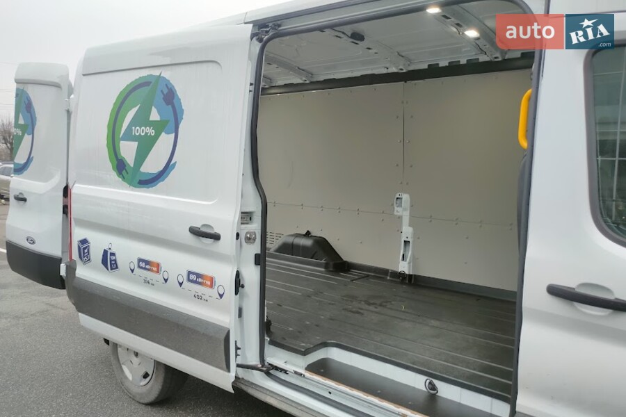 Ford E-Transit - фото 11