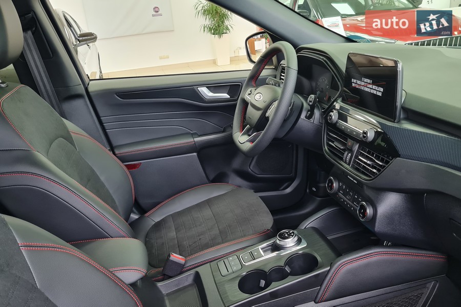 Ford Kuga - фото 17