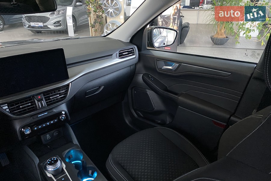 Ford Kuga - фото 19