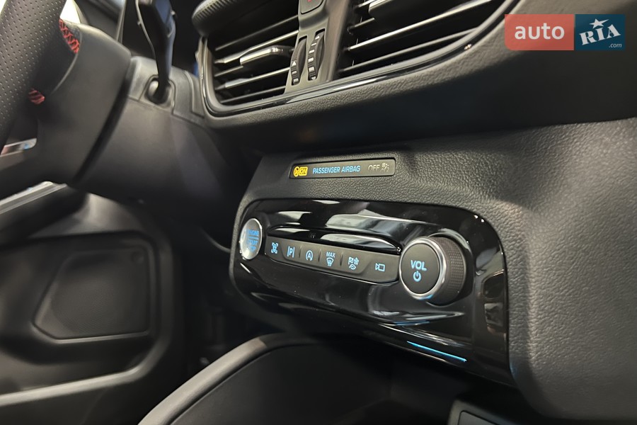 Ford Kuga - фото 13