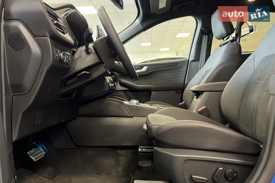Ford Kuga - фото 14