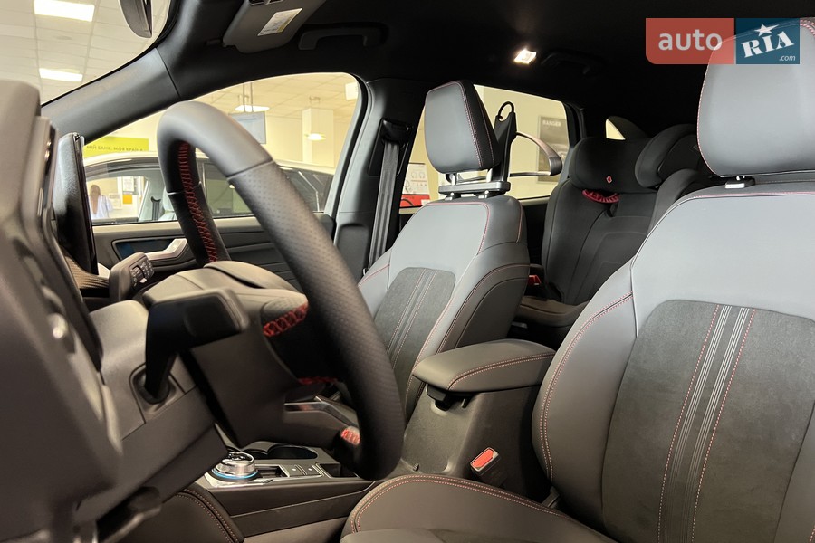 Ford Kuga - фото 16