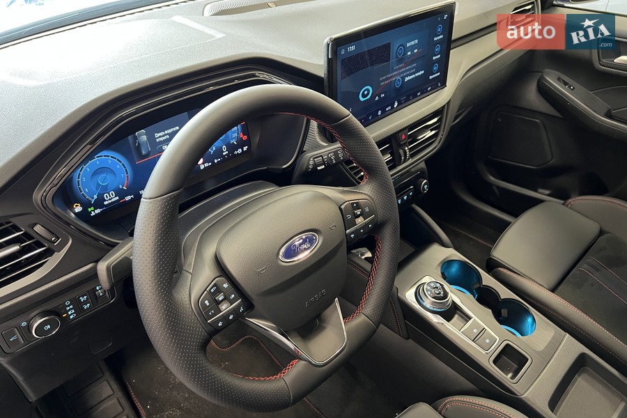 Ford Kuga - фото 17