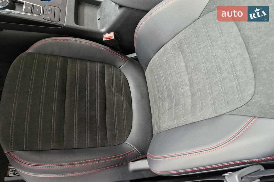 Ford Kuga - фото 27