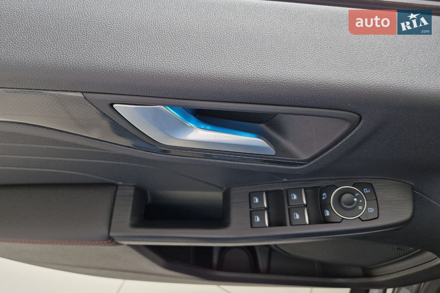 Ford Kuga - фото 20