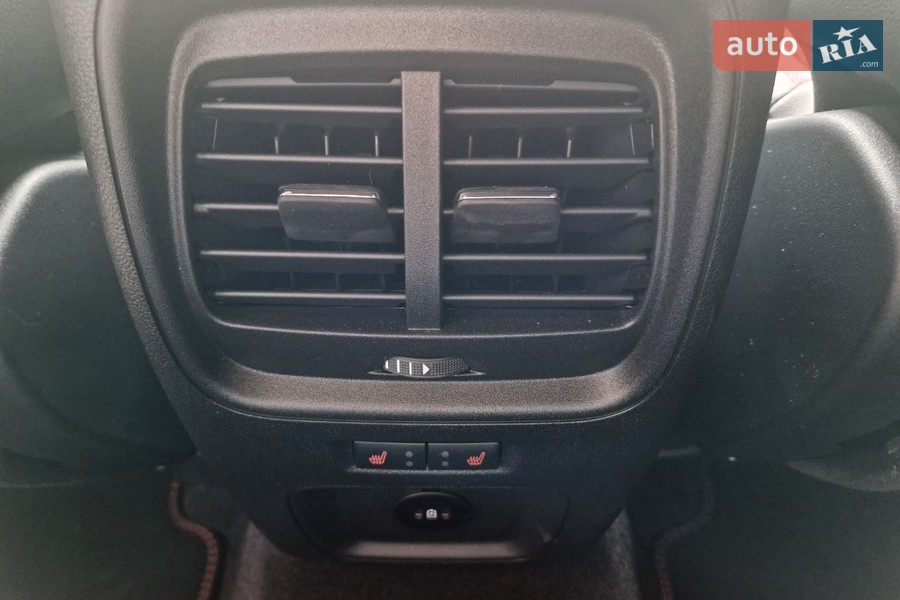 Ford Kuga - фото 32