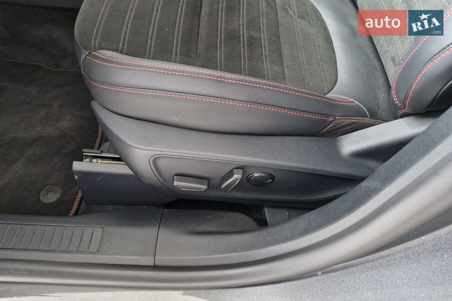 Ford Kuga - фото 26