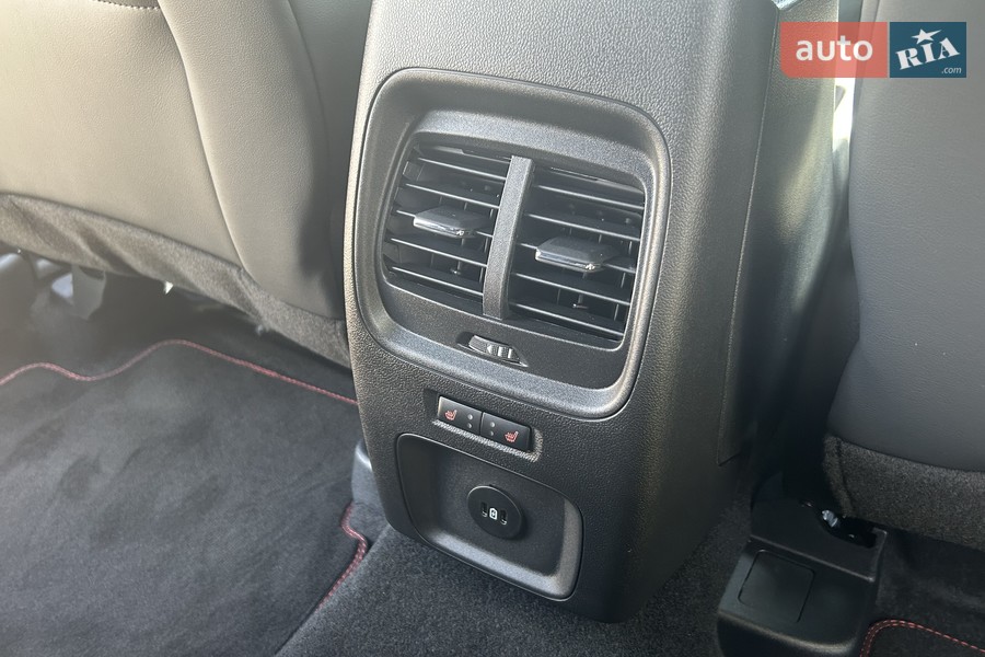 Ford Kuga - фото 24