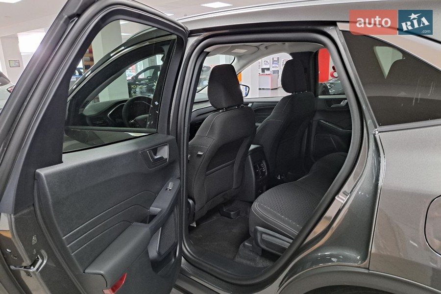 Ford Kuga - фото 28