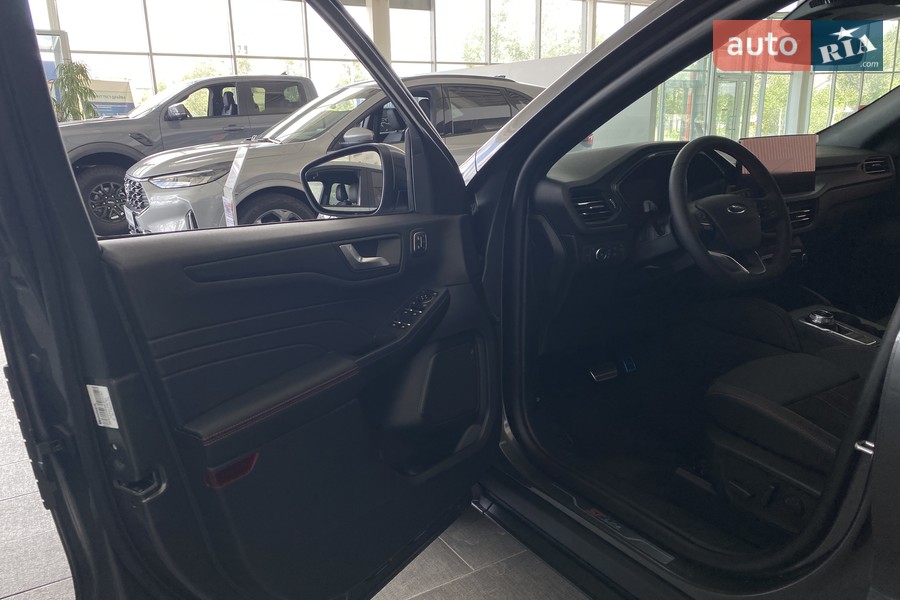 Ford Kuga - фото 18