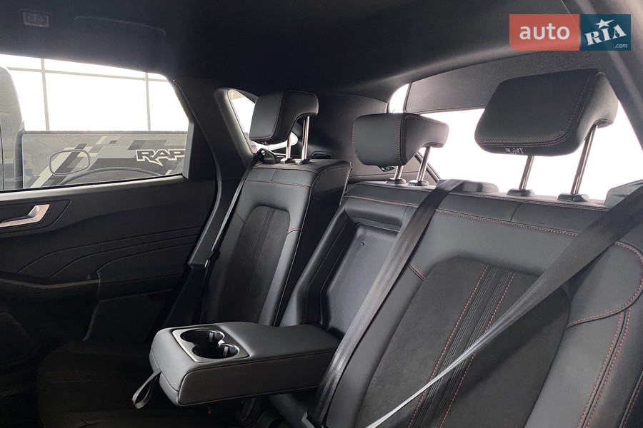 Ford Kuga - фото 13