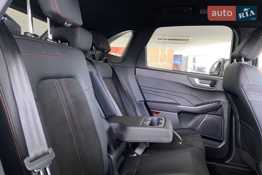 Ford Kuga - фото 14