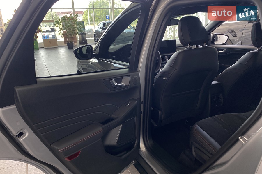 Ford Kuga - фото 16