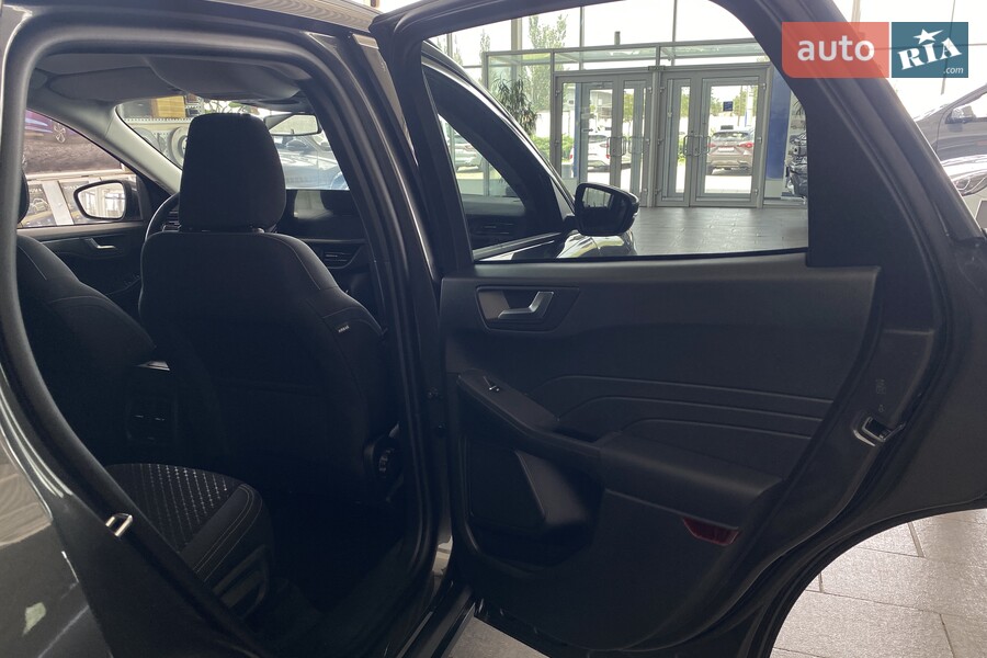 Ford Kuga - фото 14