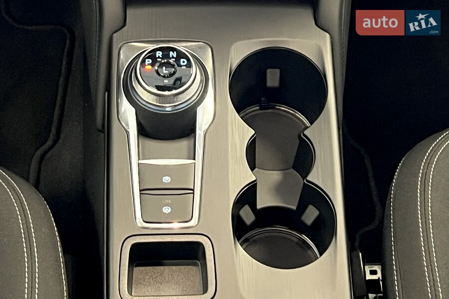 Ford Kuga - фото 9