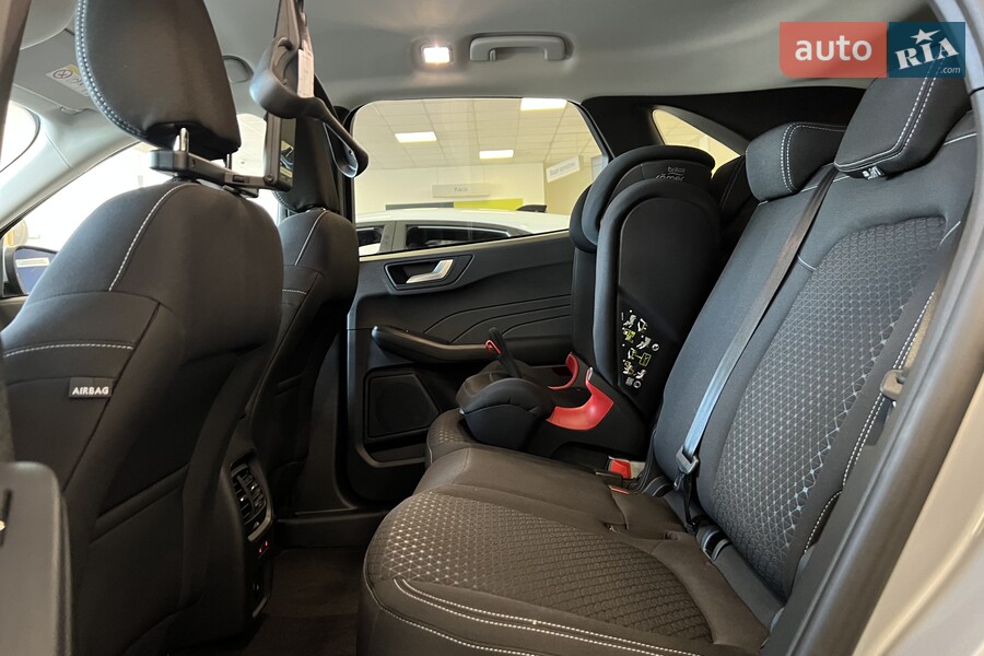 Ford Kuga - фото 17